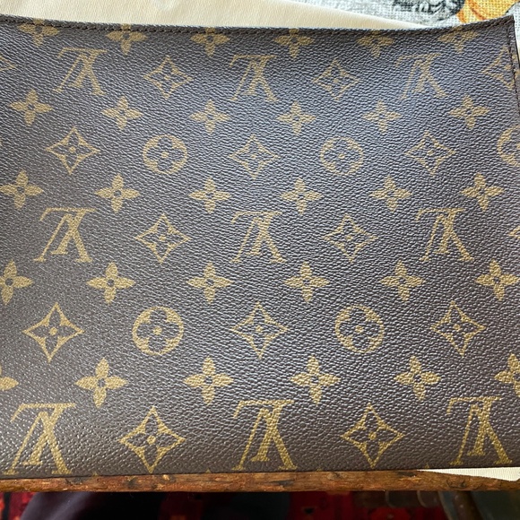 Louis Vuitton Poche Toilette NM - Picture 9 of 10
